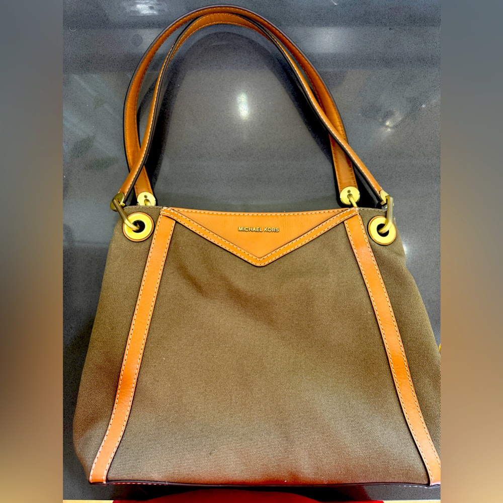 Michael Kora Green Canvas three compartment purse